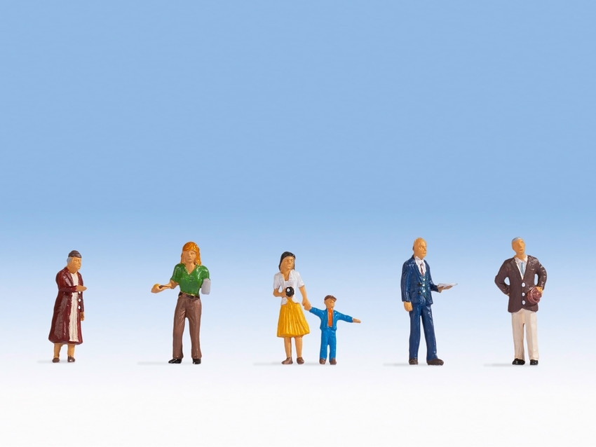 Noch 15481 HO scale Walking People