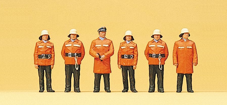 Preiser 10214 HO規 站立的消防員