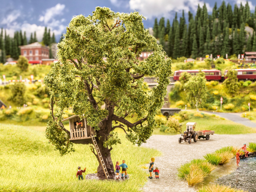 Noch 21765 HO scale, Tree with Tree House