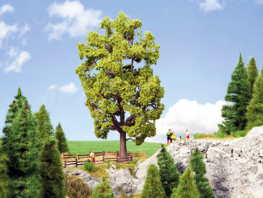 Noch 21781 HO scale, Lime Tree  18.5 cm high