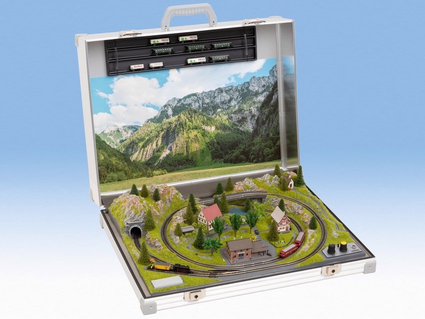 Noch 88313 Z Briefcase Layout Serfaus with MÄRKLIN Track