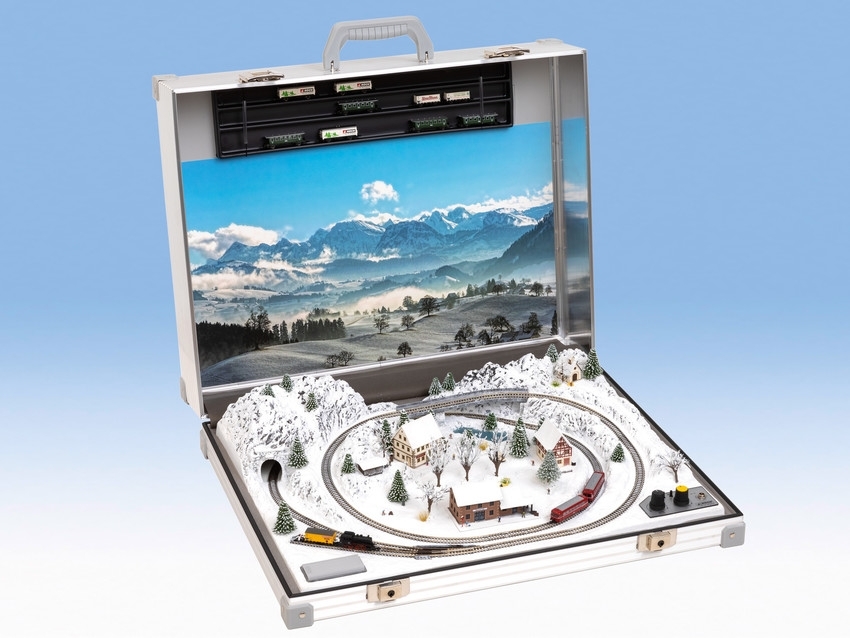 Noch 88318 Z Briefcase Layout St. Anton with MÄRKLIN Track