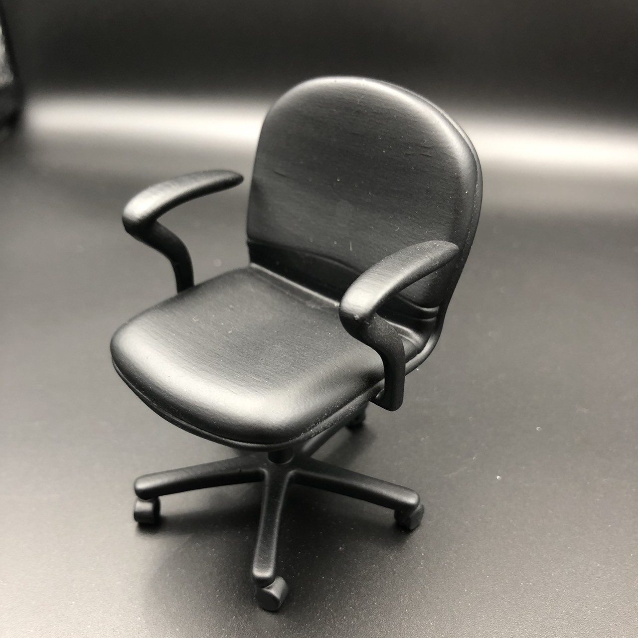 Mr.Box 1/12 辦公椅 圓弧型靠背有扶手