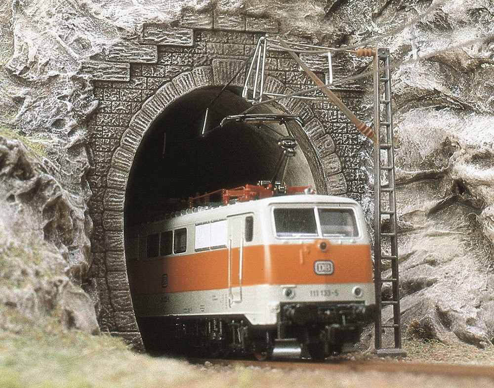 Busch 7024 HO scale 2 Tunnel portals