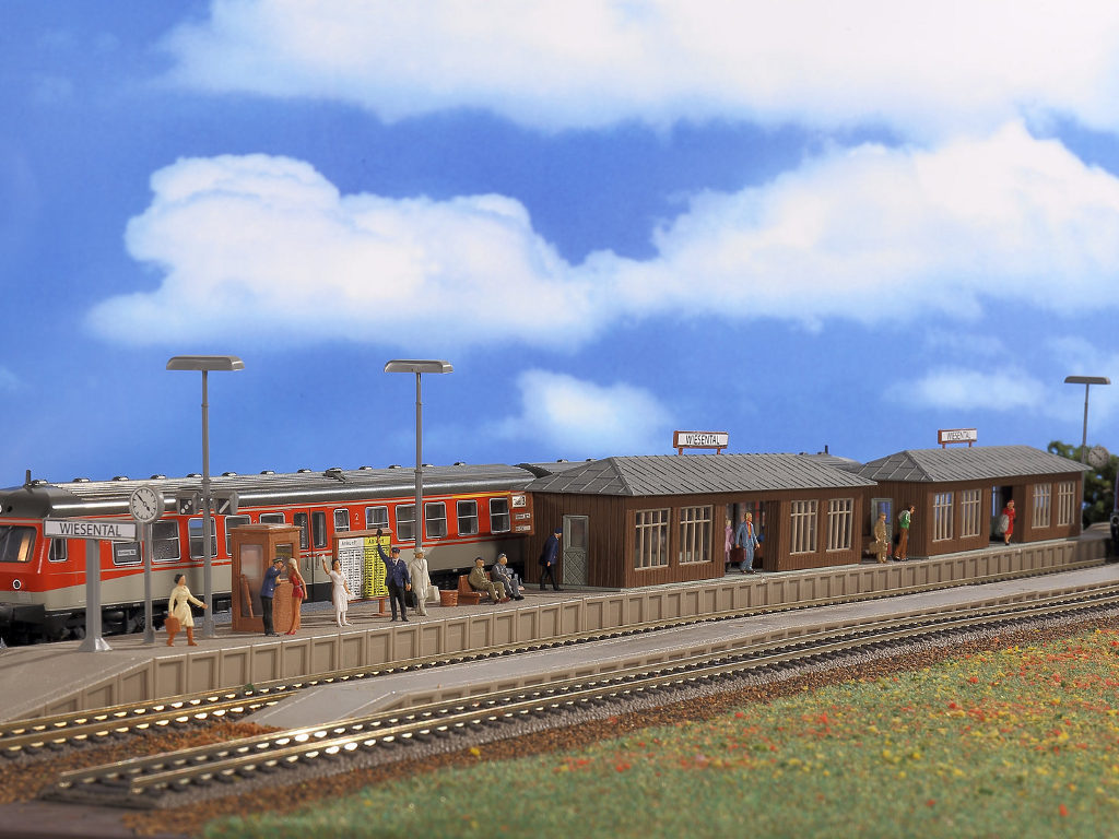 Vollmer 43550 HO scale, Platform Wiesental with two waiting halls