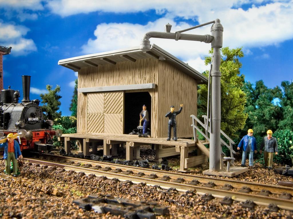 Vollmer 45779 HO scale, Coaling shed and water crane