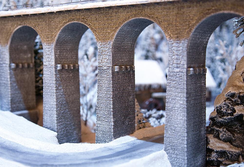 Faller 120479 HO scale, 3 Piers