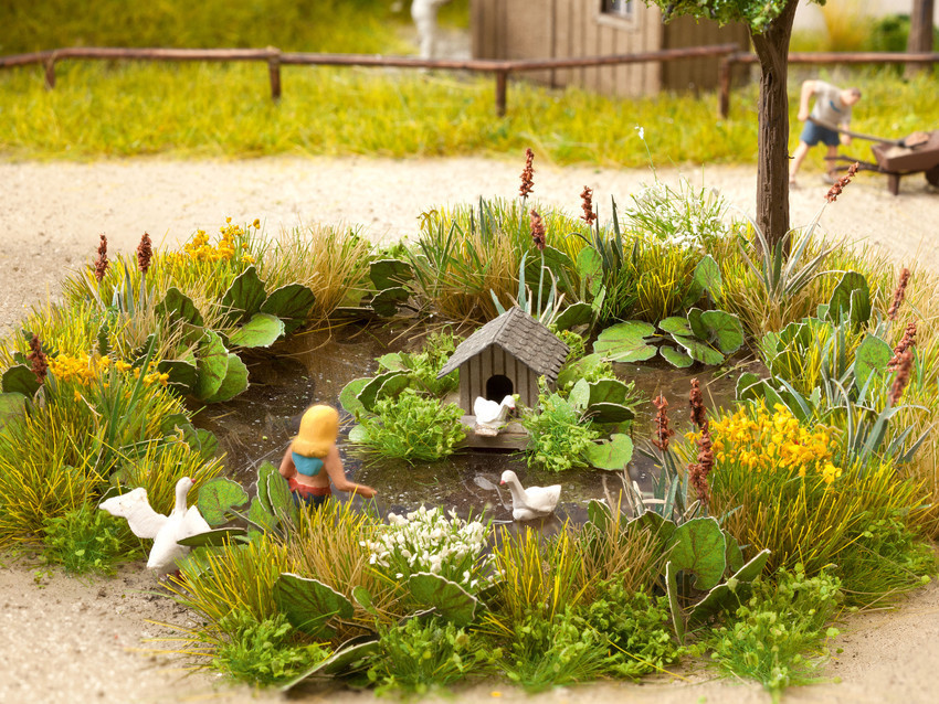 Noch 14346 HO Duck House with Duck