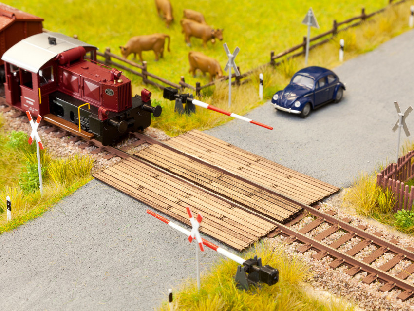 Noch 14305 HO Wooden Plank Crossing