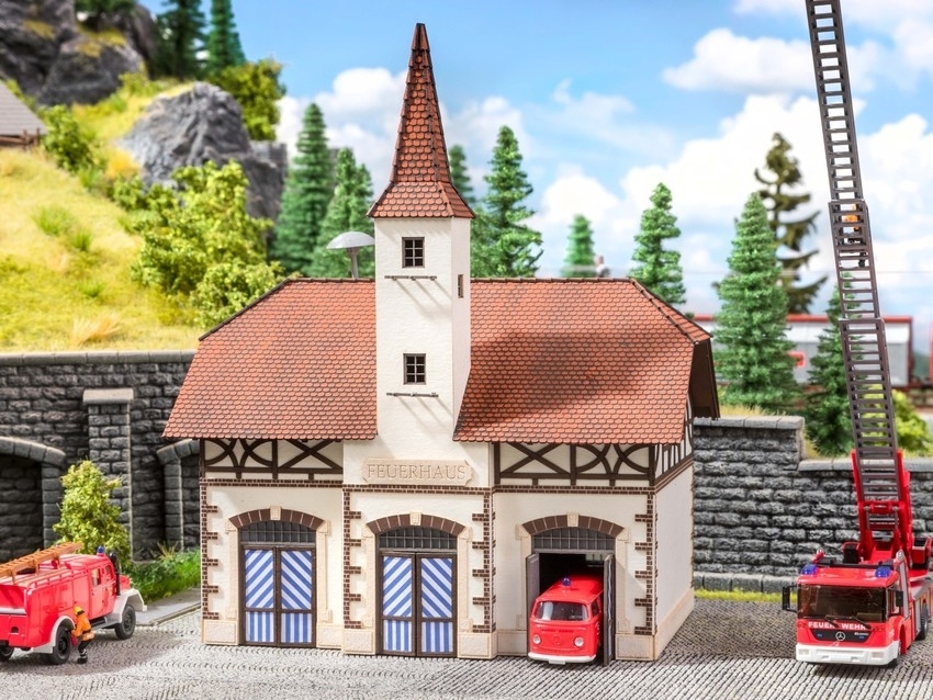 Noch 66380 HO scale, Fire Station with micro-sound Siren