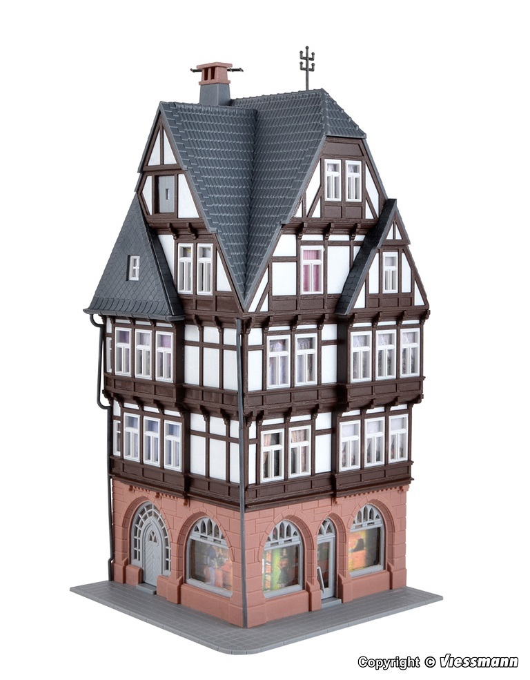 Kibri 38450 HO scale, Half-timbered city house