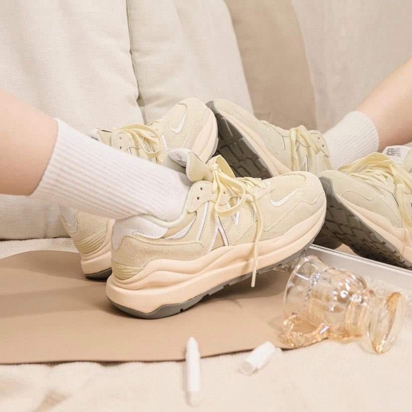 NEW BALANCE 5740 (香草奶油色)