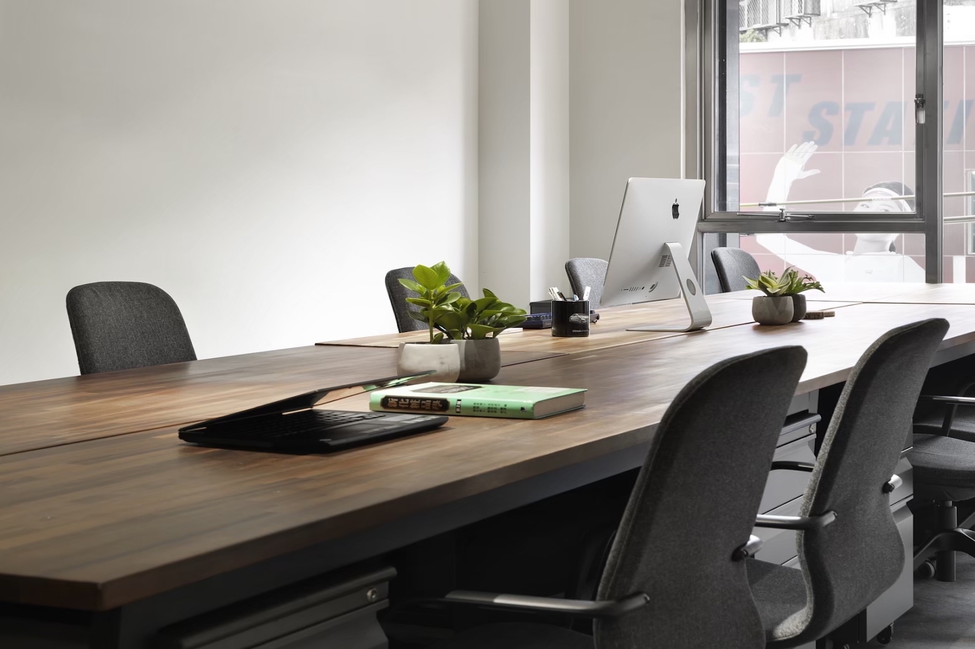 電腦桌,辦公桌,工作桌,有木,實木餐桌, 原木餐桌的台北網紅店