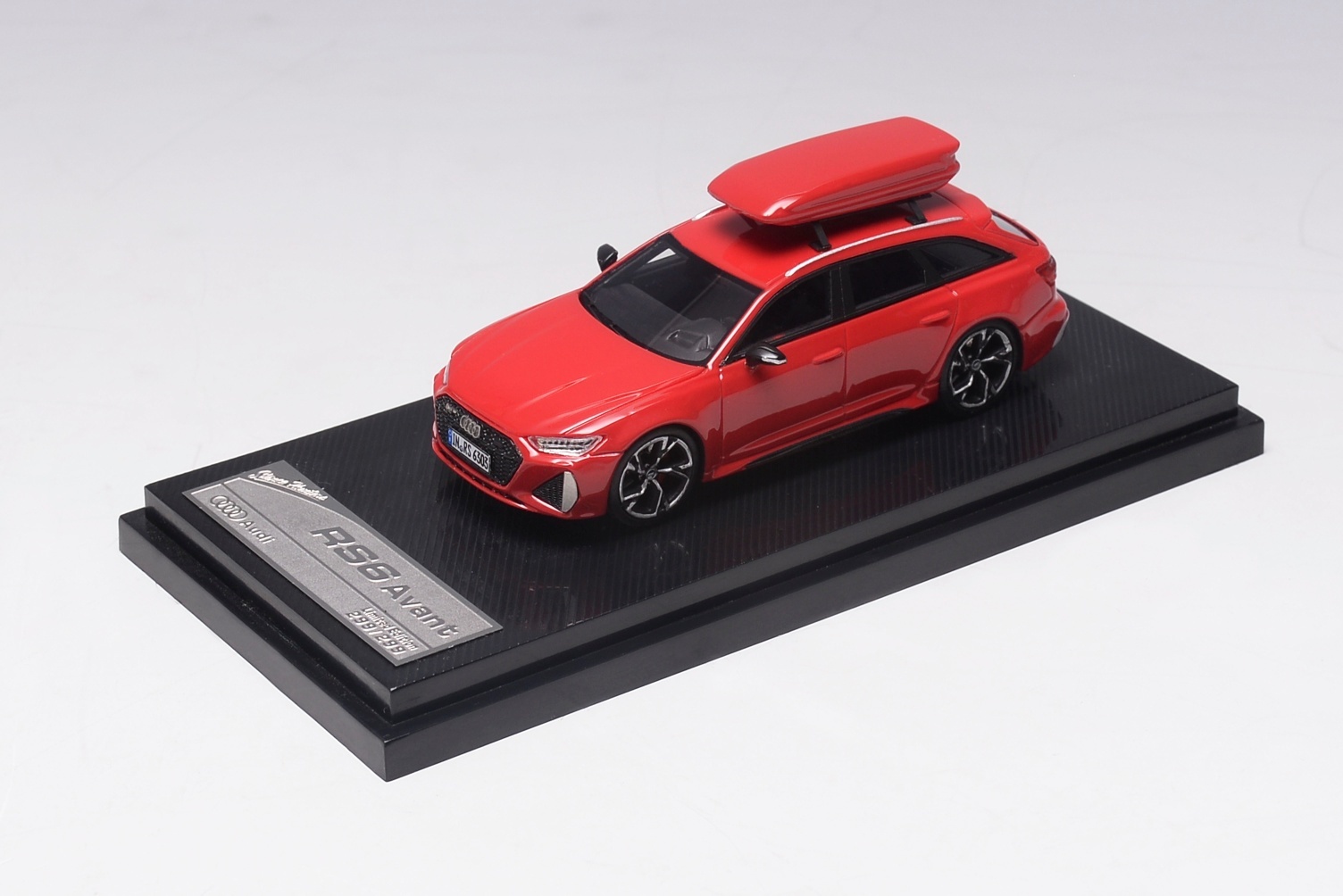 1/64 Stance Hunters Audi RS6 Avant (C8) Misano Red (SHARS6R )