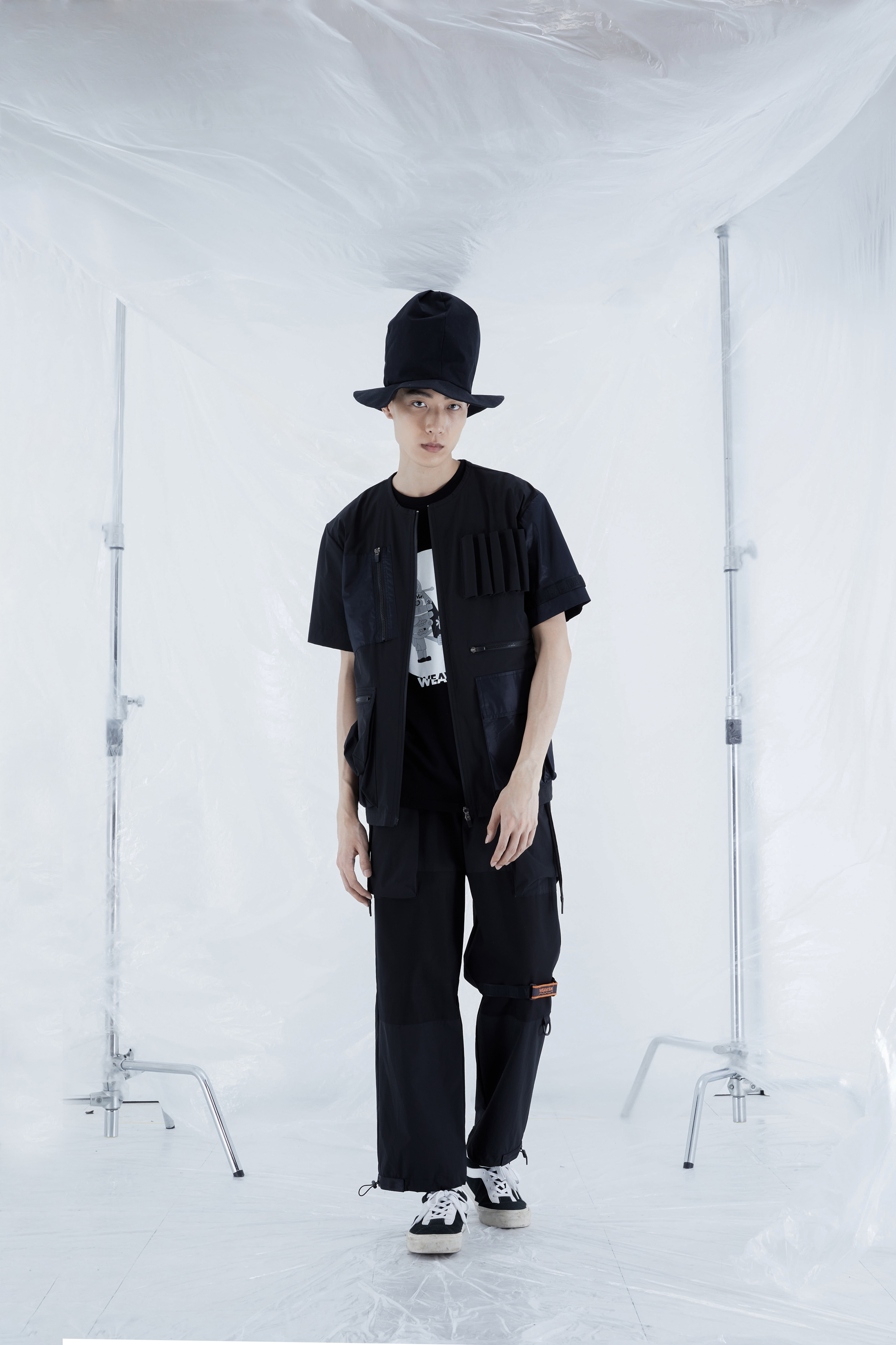 四面彈立體袋抽繩寬褲 - 黑