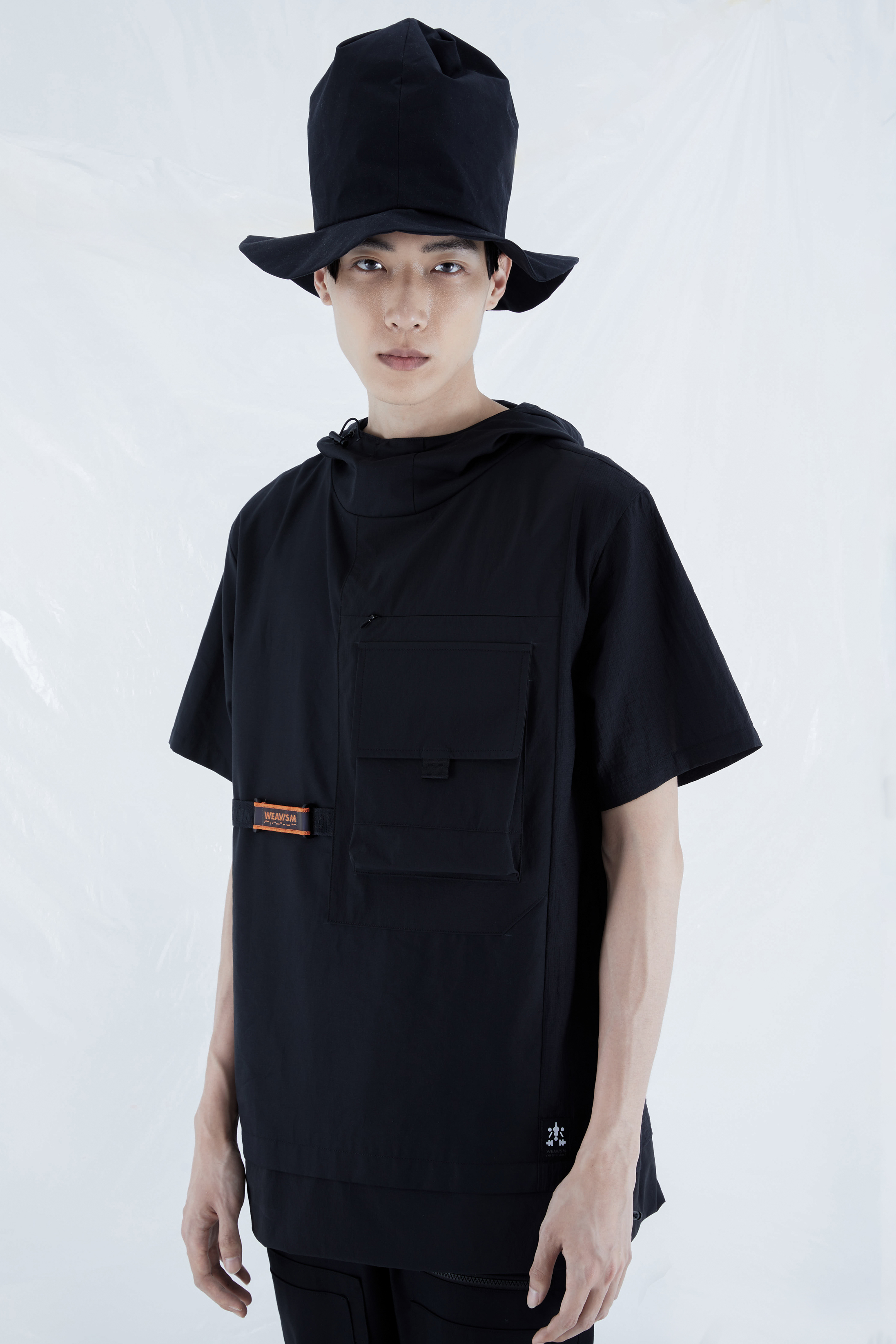 立體口袋連帽上衣 - 黑