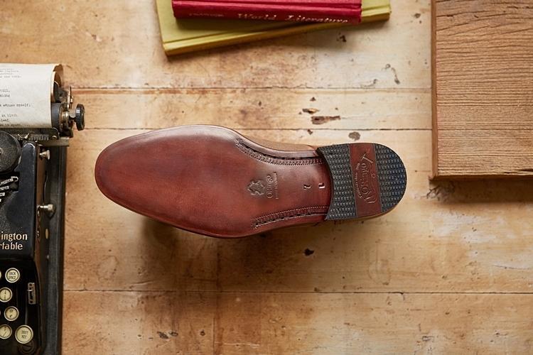 傳承工匠專業技術與製鞋技術的皮底皮鞋