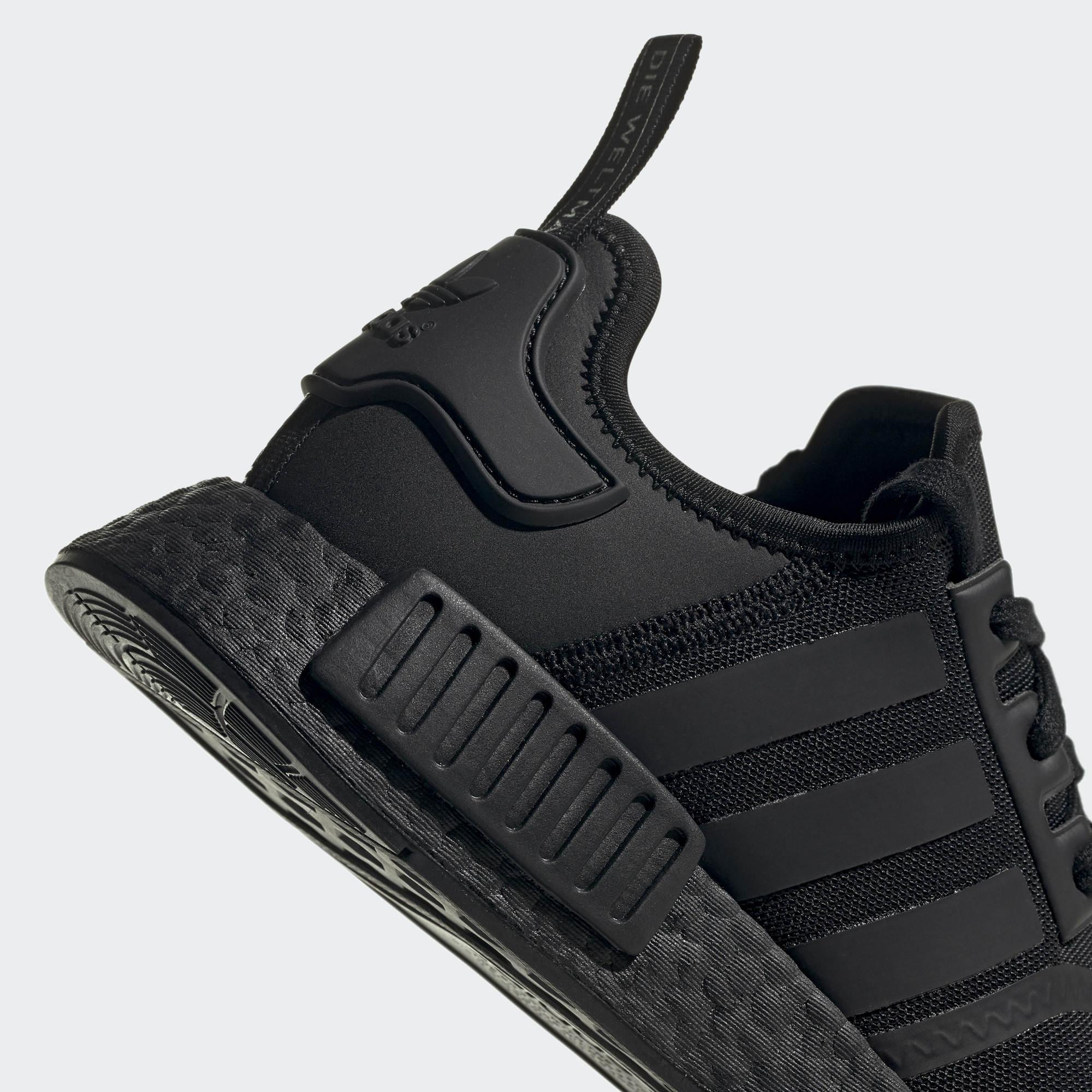 adidas nmd r1 triple black