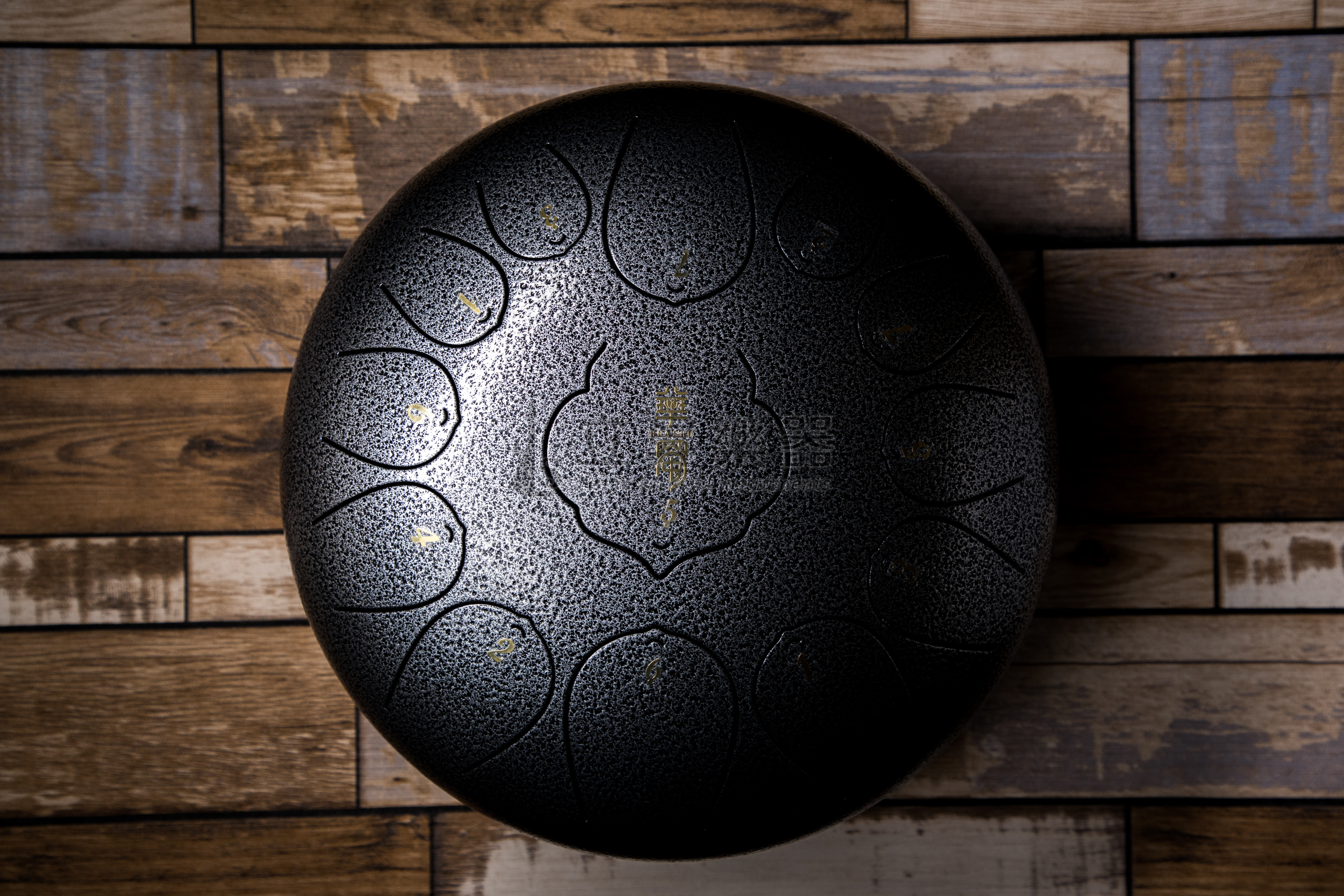 Huashu HUASHU HD1213/HC1213 空靈鼓 華蜀 12吋 13音 墨黑 石綠 硃砂 黑曜 檀栗 湖藍 藏青 薰衣草 鎏金 花銀 鈦白 孔雀石 鋼舌鼓 D系列 碳鋼製 C調 可加購腳架 【附贈厚實背袋、歌曲本及多樣配件】 第 5 張圖片｜三峽配件 / 週邊