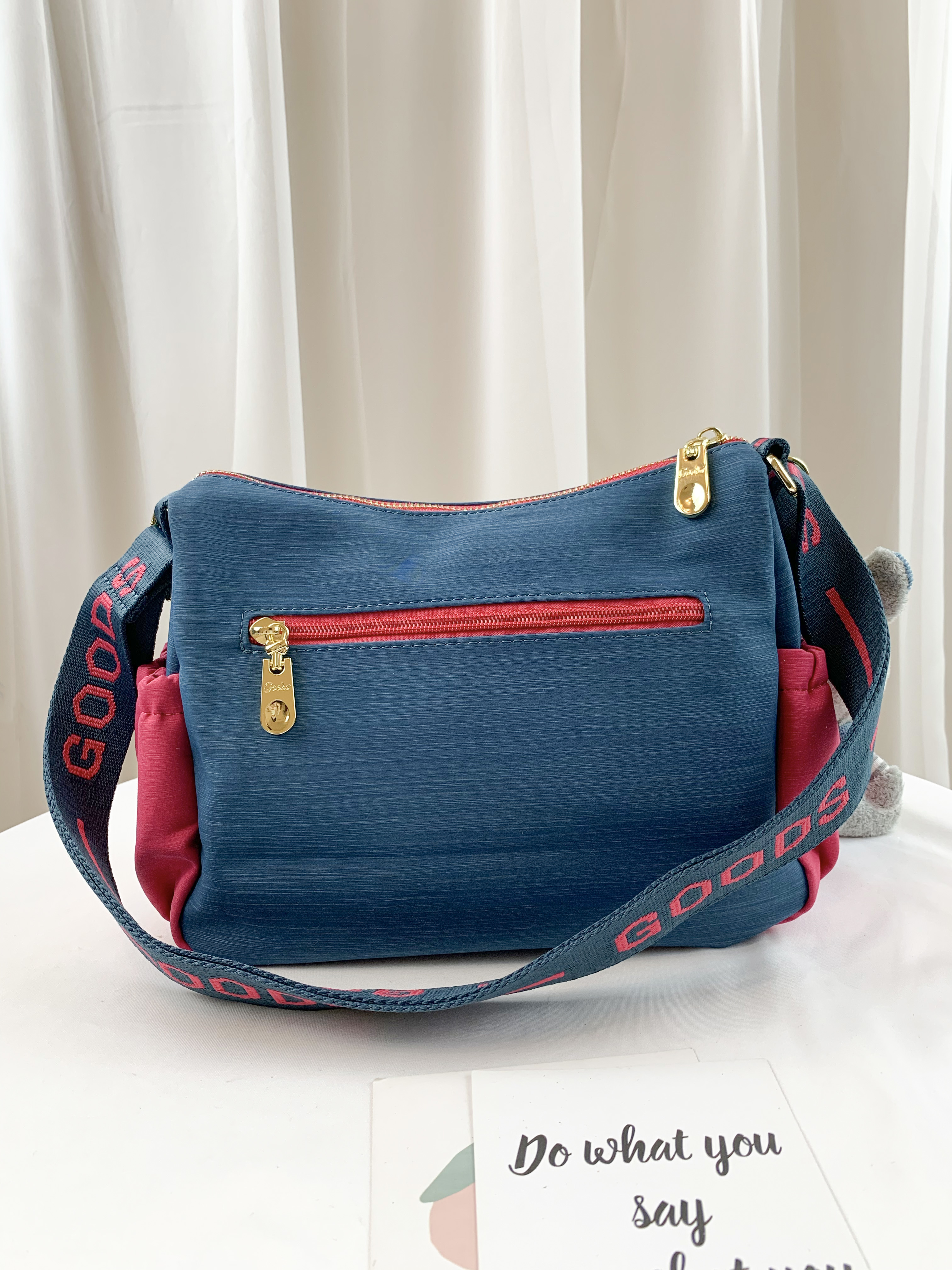 GOODS 綠桃拼色 防潑水側背包 附小熊吊飾 #2689