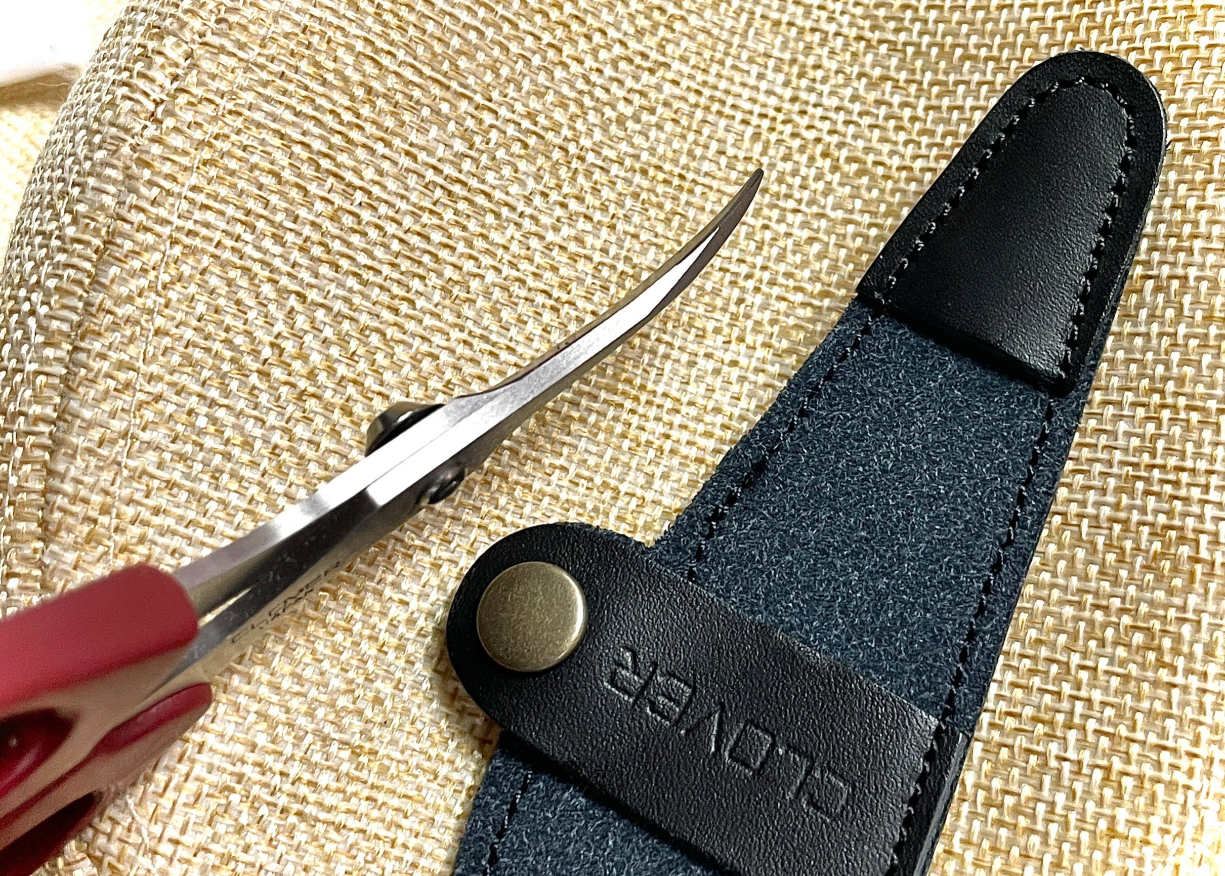 Clover可樂牌 貼布繡專用剪刀 (弧形灣剪) 長11.5cm 36-668