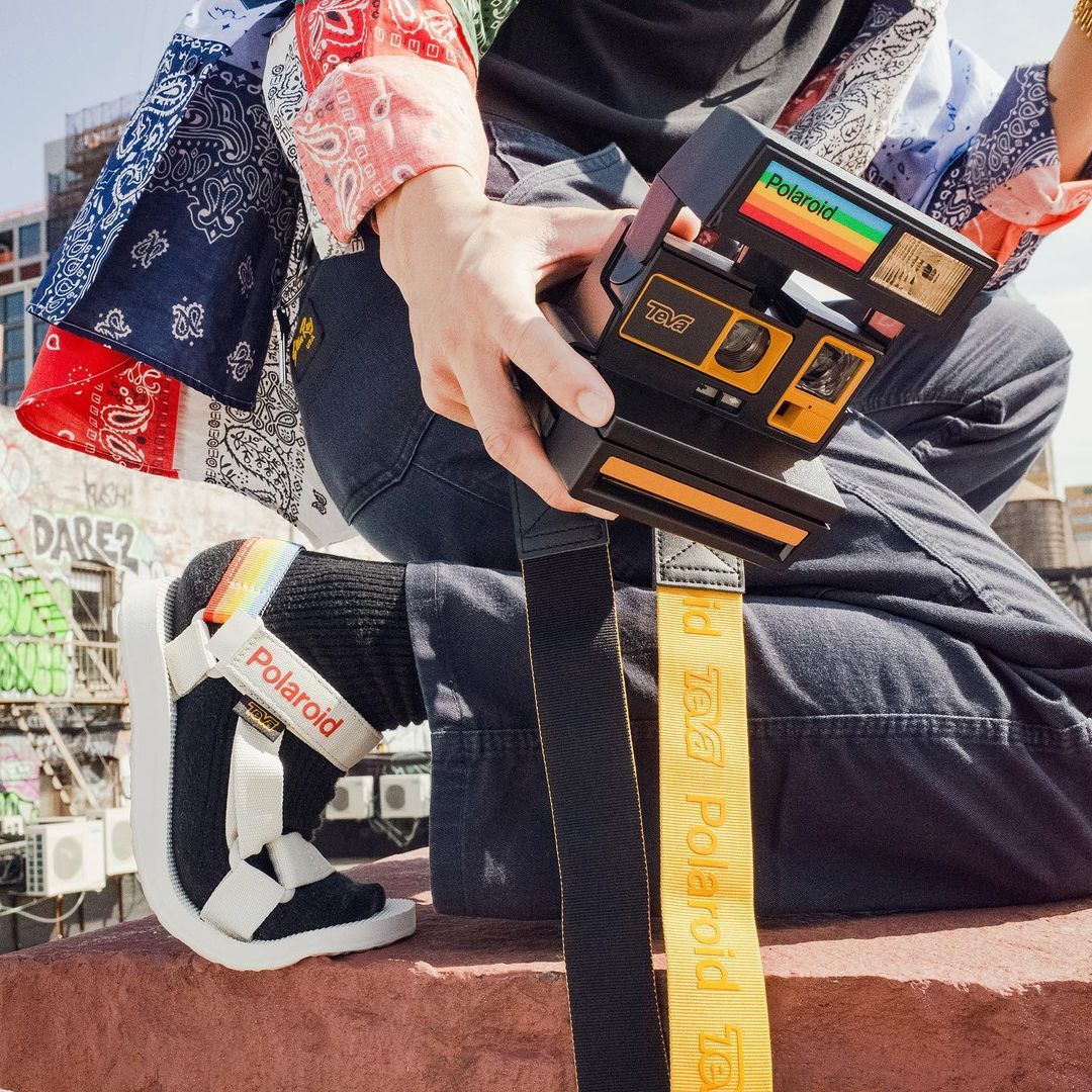 男女鞋 Teva Original x Polaroid 灰色 彩虹 拍立得 聯名款 復古感 織帶涼鞋【TV1125392GREY】