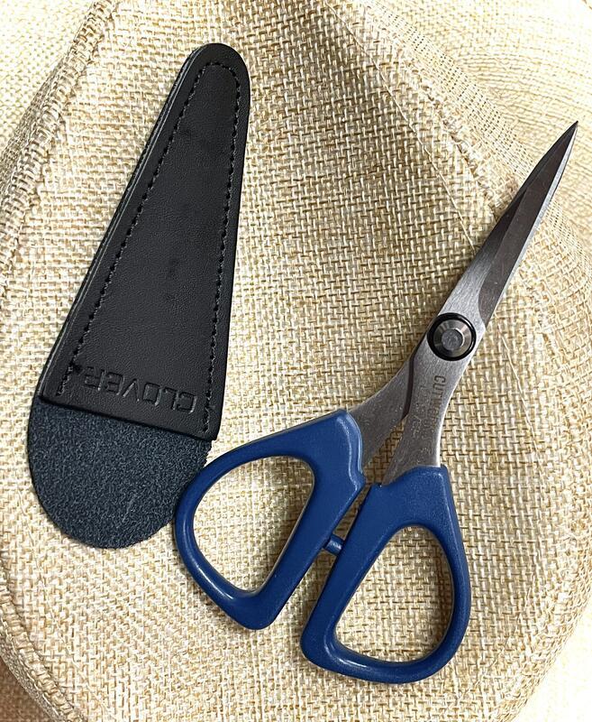 Clover可樂牌  布用小剪刀 11.5CM剪刀(附皮套) 36-666