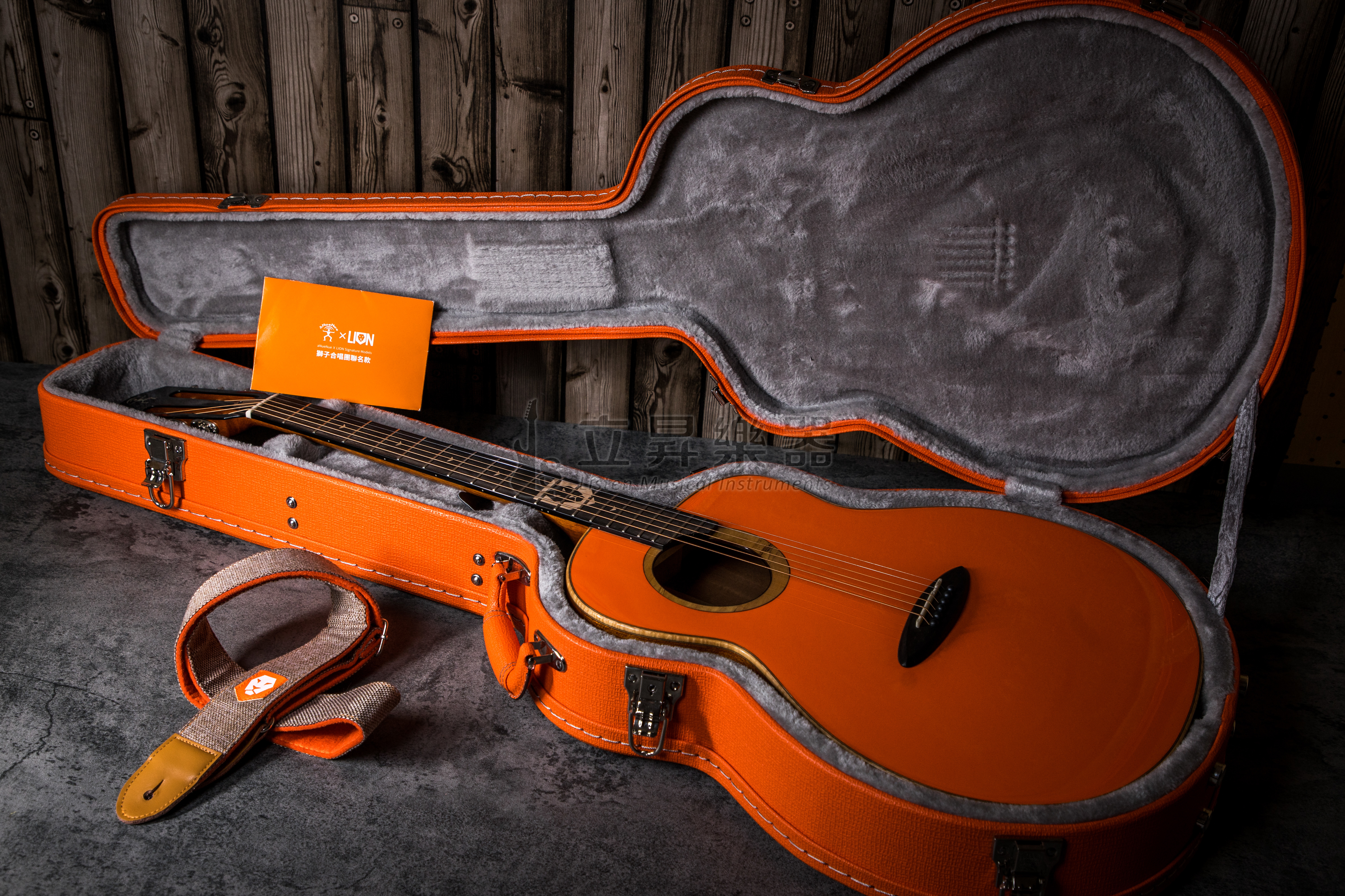 LOGT - 獅子合唱團 - 聯名全單吉他 LION Orange GT LOGTE 接電款 - 搭配 Air Air 拾音器【二手商品】