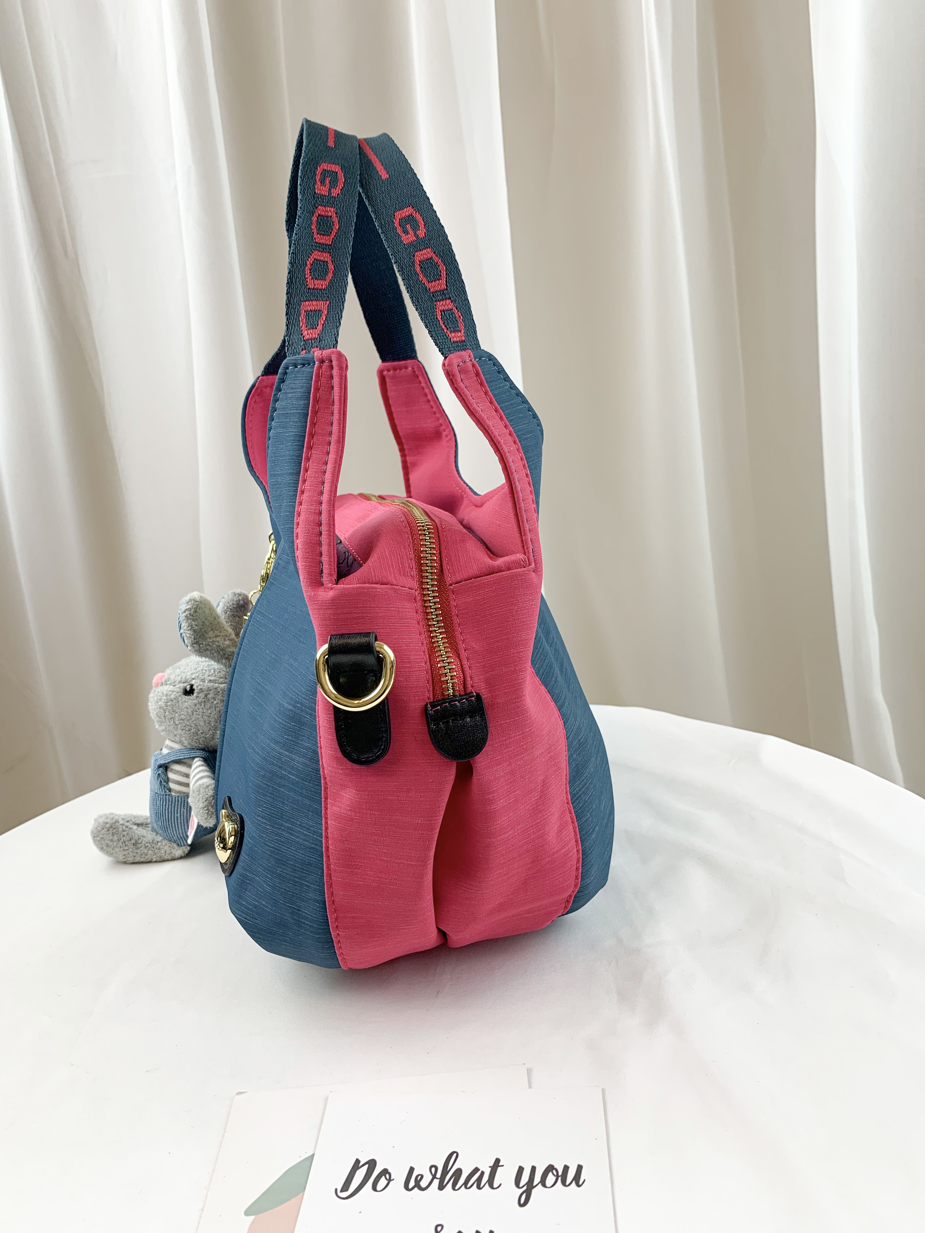 GOODS 綠桃拼色 抓皺水洗紋手提包 / 側背包 附小熊吊飾  #2540