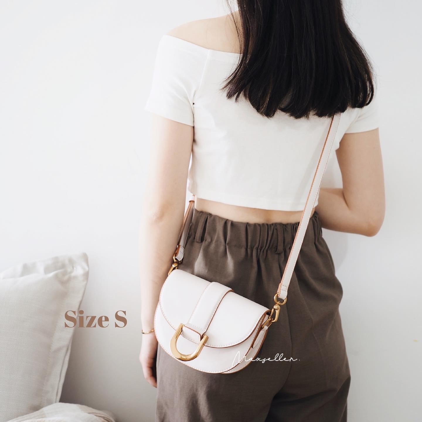 現貨｜牛奶粉色｜CHARLES & KEITH Saddle Mini Gabine Bag 馬鞍袋（小 - Size S）