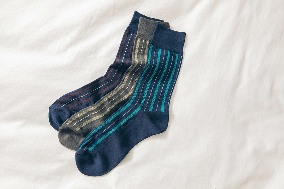 粗直條紋款抗菌除臭紳士襪三色展示：棕褐色、灰色、藍綠色