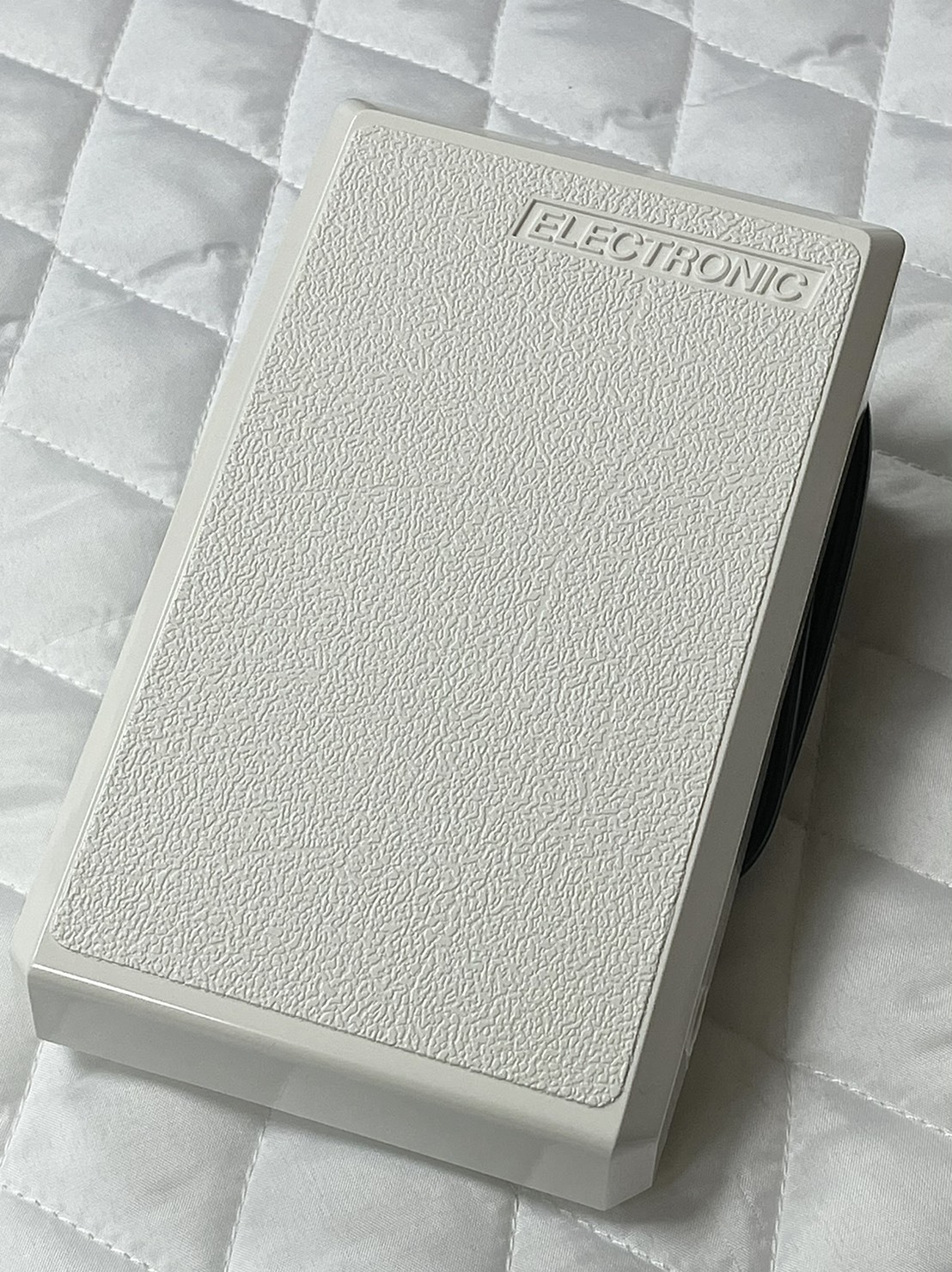 勝家(SINGER)原廠桌上型萬用縫紉機 6 & 9 系列使用氣壓踏板