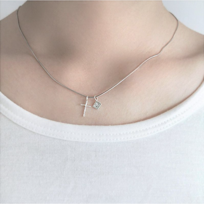 │訂製│極細十字架項鍊 • 字母方塊 • 純銀項鍊