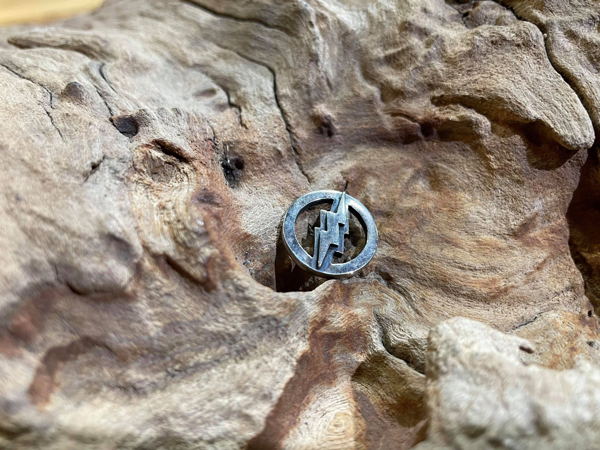 Black Venom Jewelry- Freedom & Prayer 純銀閃電銀輪(S)。