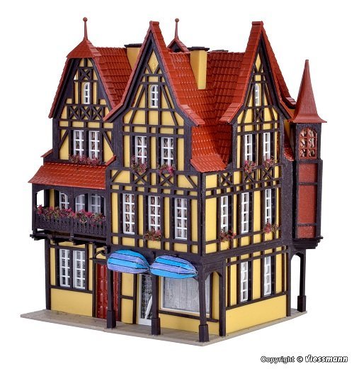 Vollmer 43841 HO scale, Business building with interior and LED lighting, functional kit