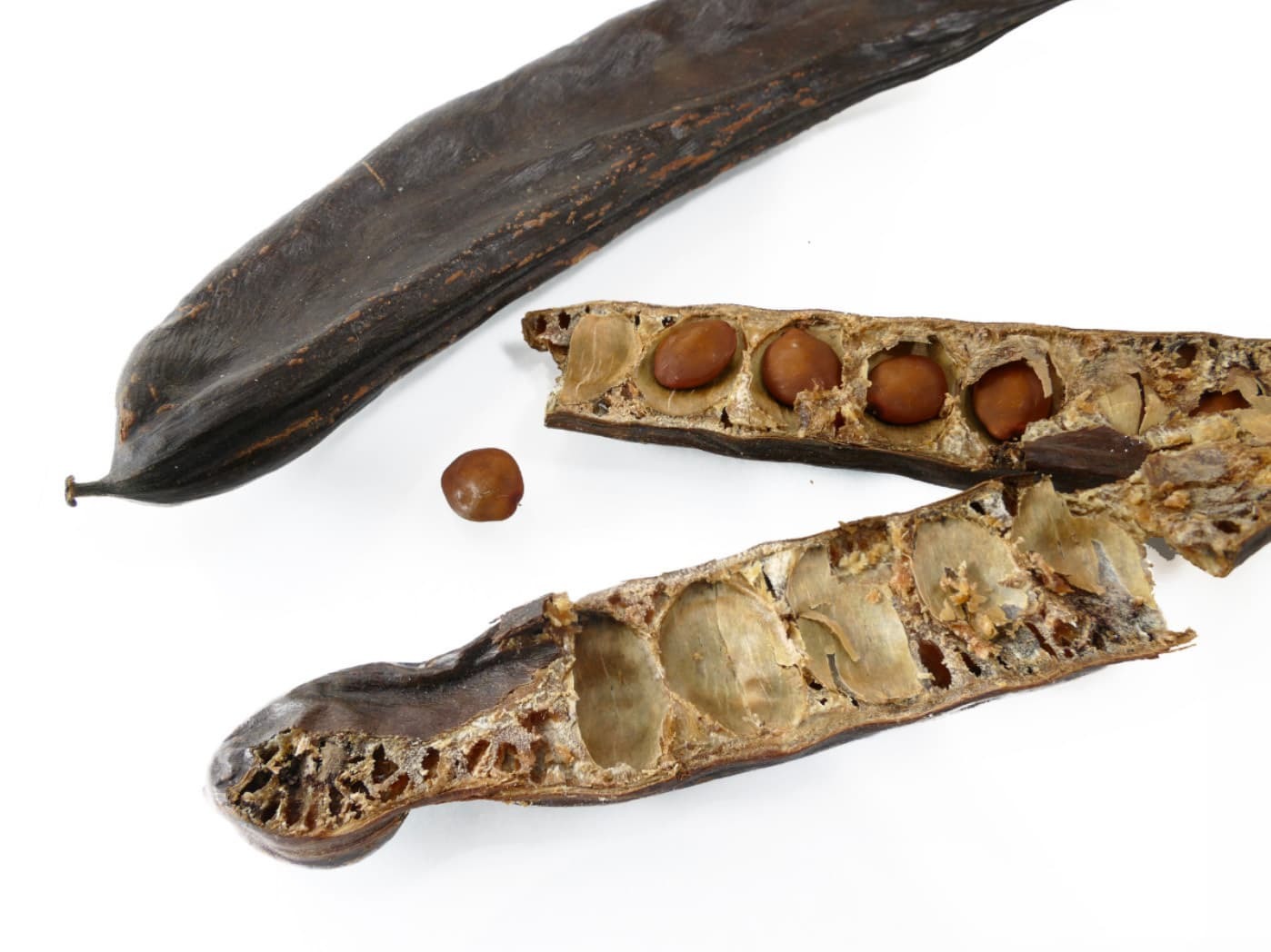克拉源自於希臘語角豆樹的意思，角豆樹的種子每顆大約就是200毫克。