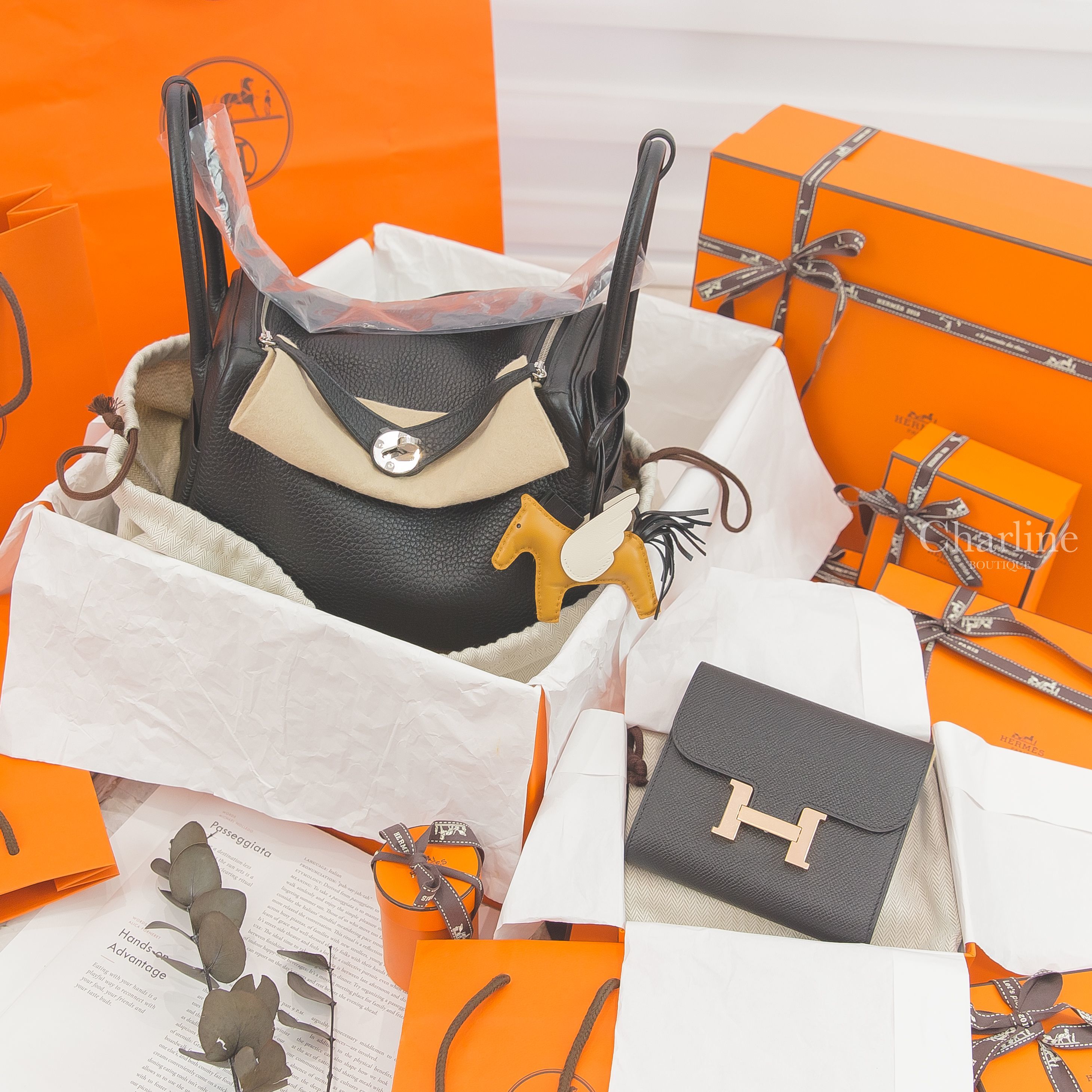 Hermès Lindy 89 Noir T/c 黑色銀釦,Hermès Compact 89 Noir Epsom 黑色玫瑰金釦短夾,Hermès Rodeo 芝麻黃/黑色/奶油白飛馬吊飾-Charline Boutique 精品代購