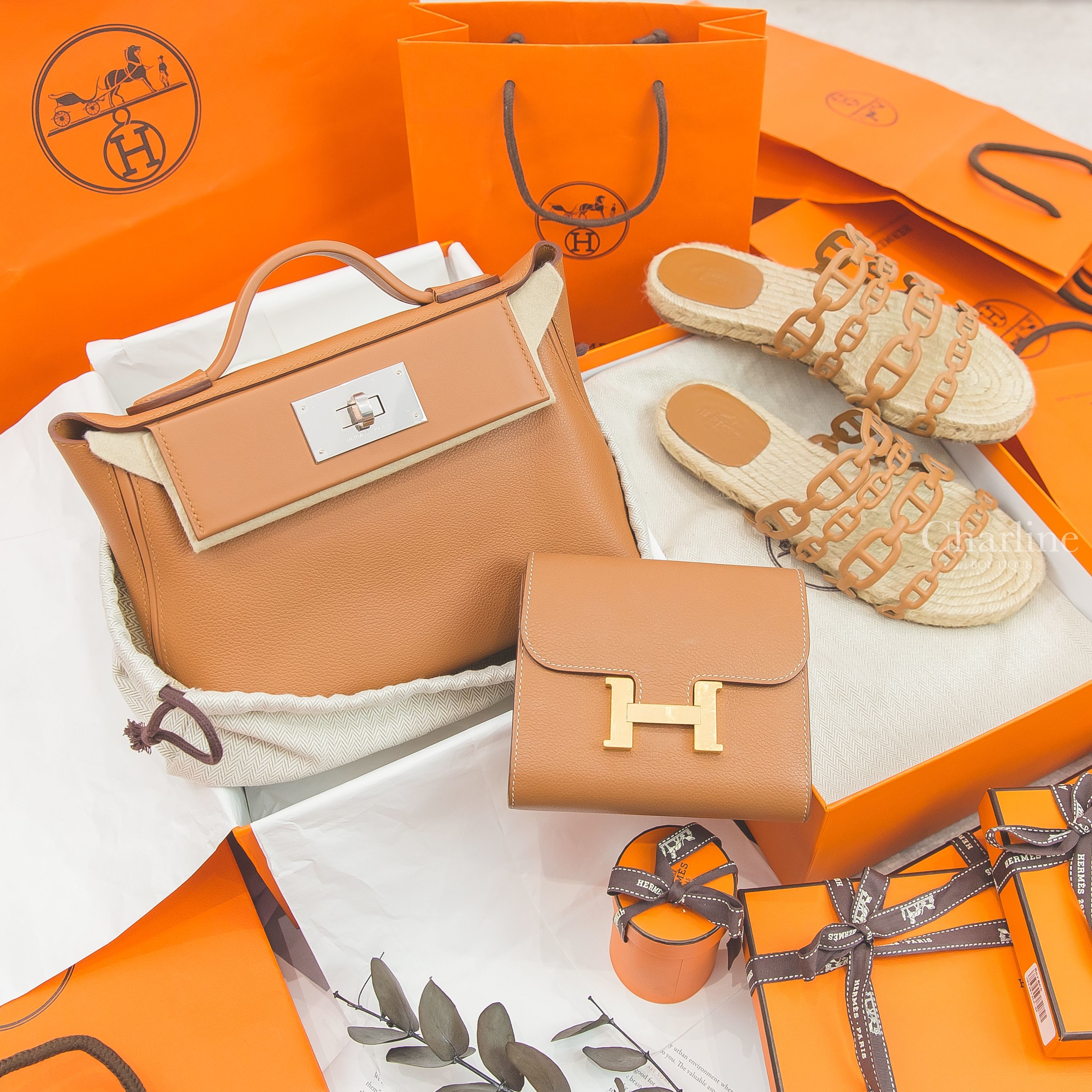 Hermès Kelly 24/24 21 37 Gold Evercolor 焦糖色銀釦手提肩背包,Hermes Constance Compact 37 Gold Evercolor 焦糖色金釦短夾-Charline Boutique 精品代購