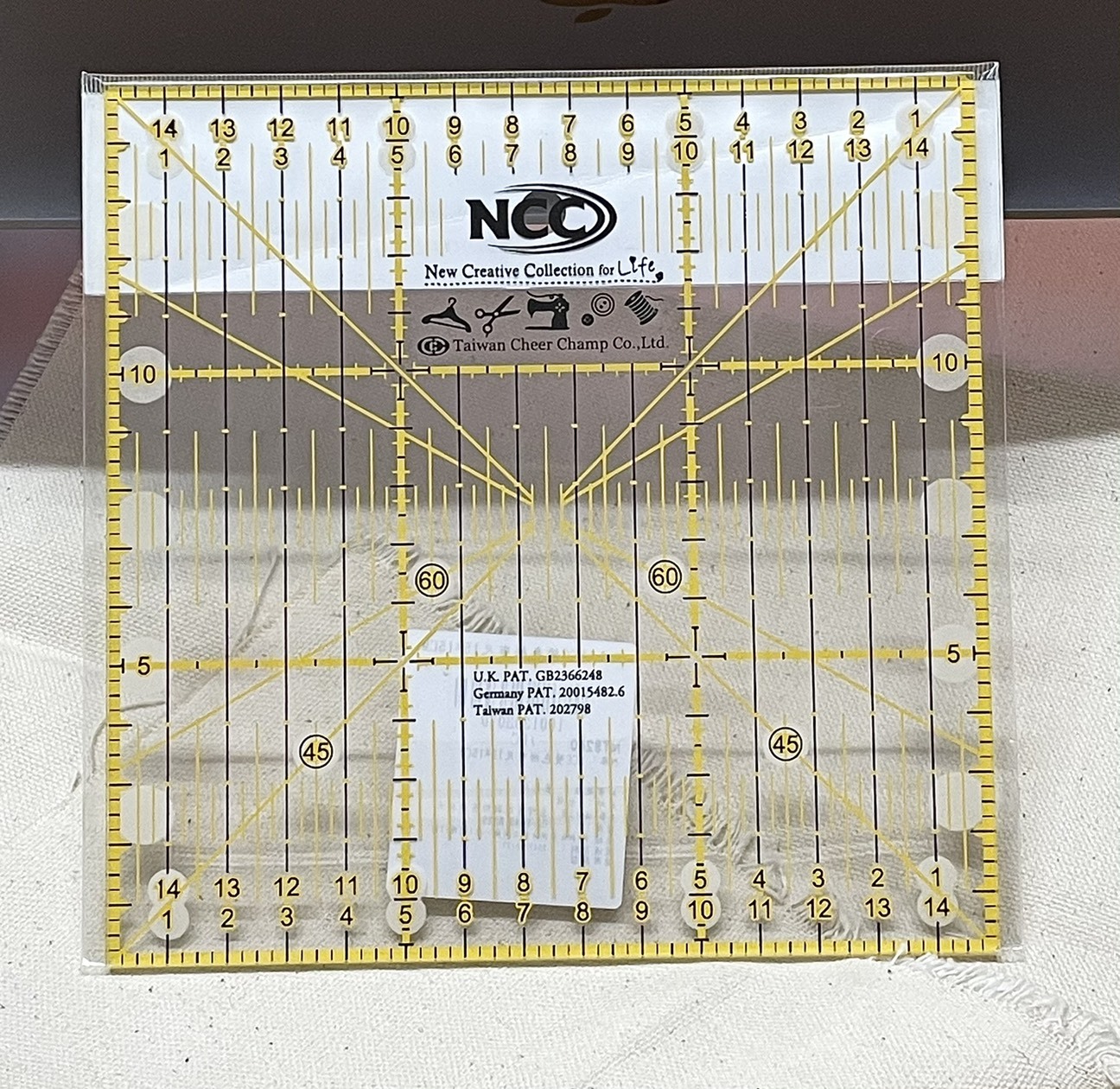 『NCC』雙色拼布尺 15*15cm