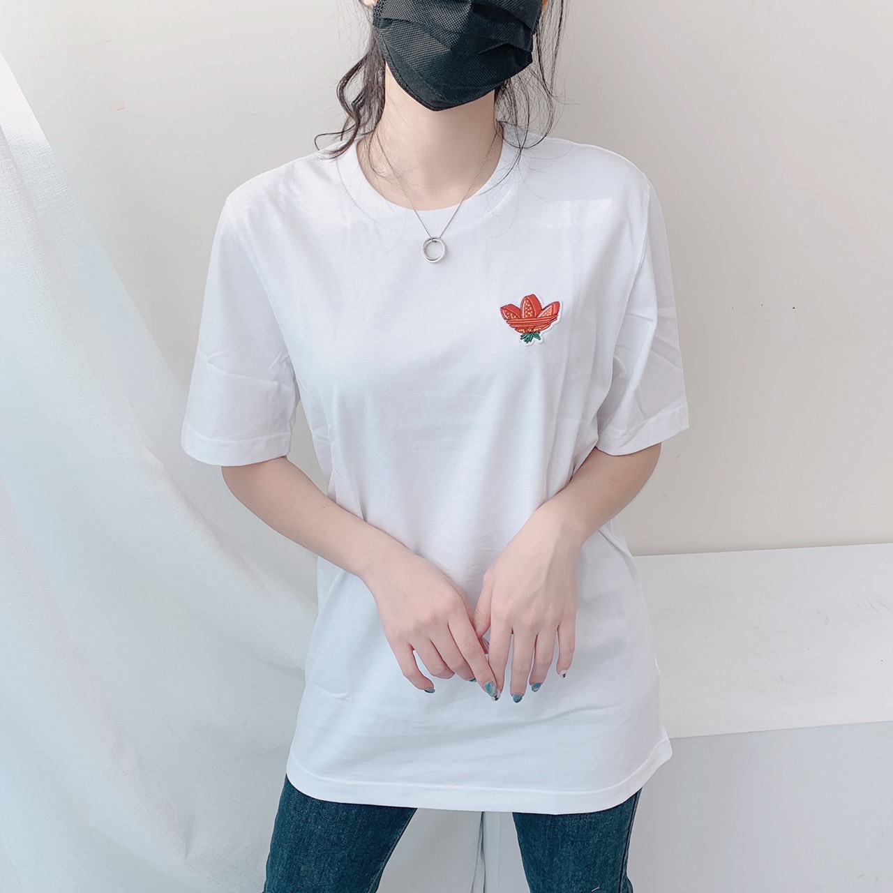 Adidas FRUIT BADGE TEE GN3133 | KICKSCREW