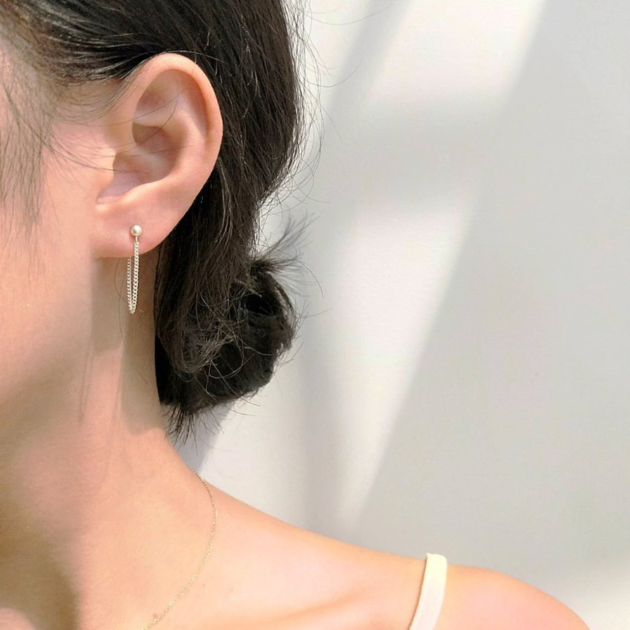 │極簡│小光珠 • 微垂墜 • 耳針 • 純銀耳飾