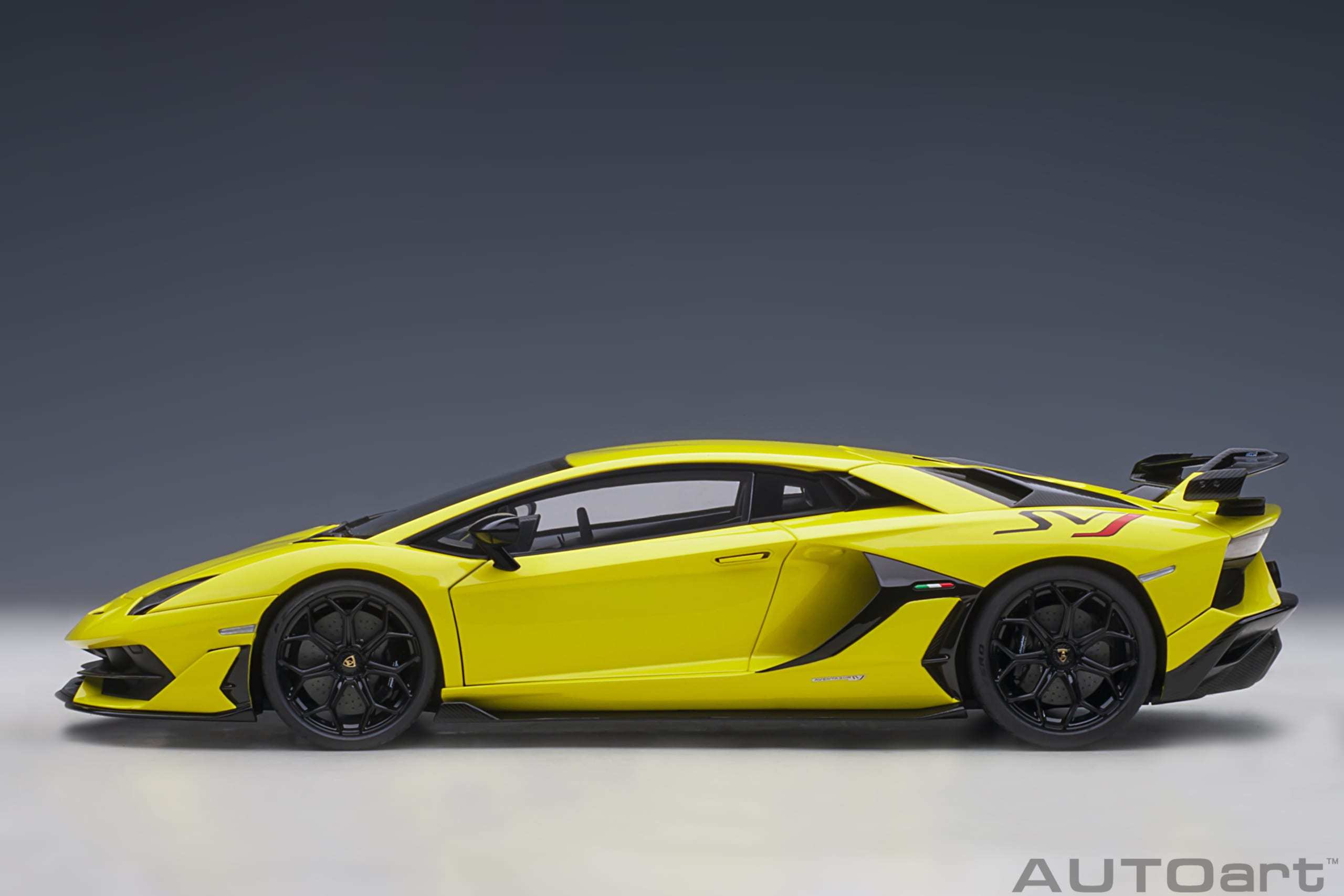 1/18 AUTOART Lamborghini Aventador SVJ (GialloI Tenerife) (79175 )