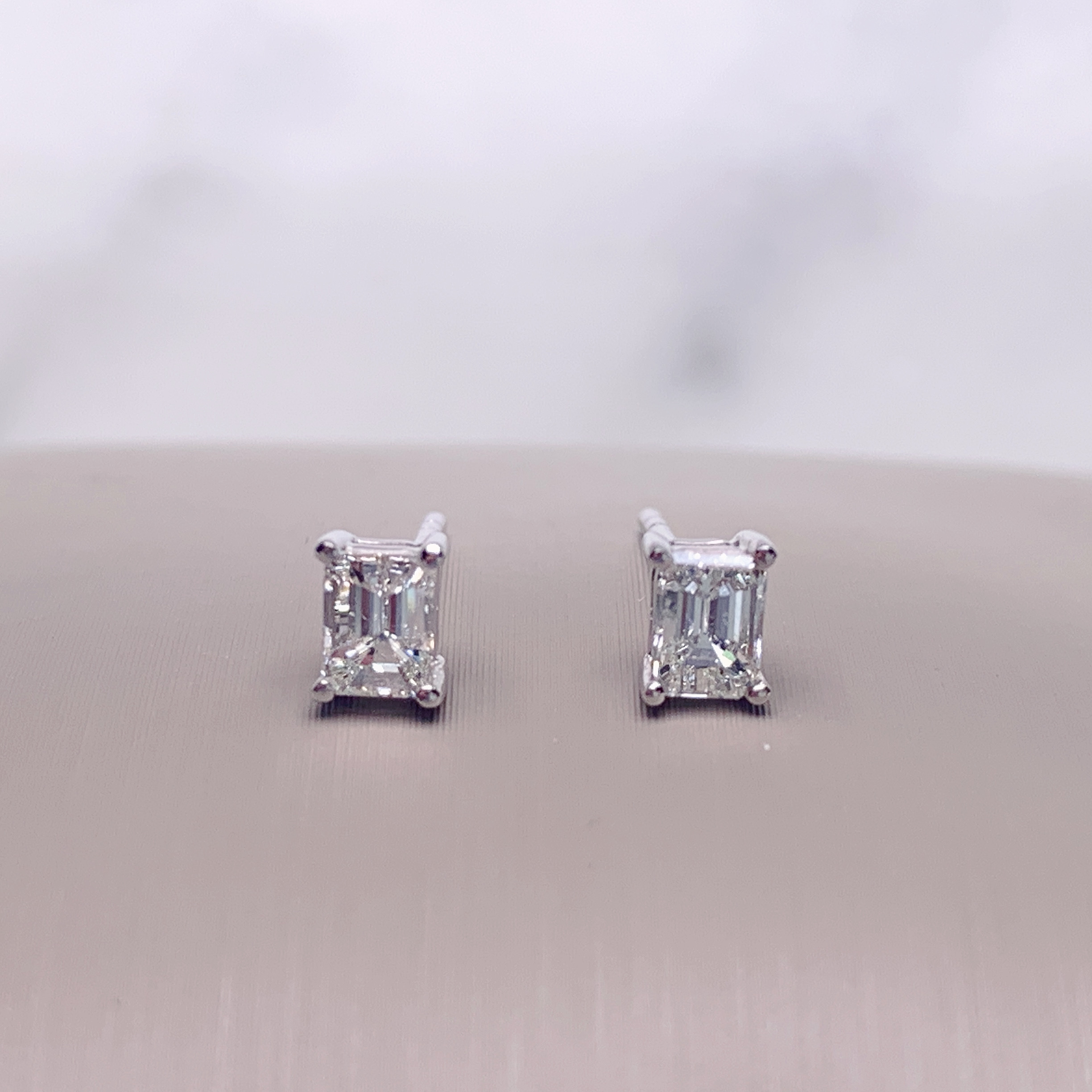 18K 金 0.41ct 鑽石耳釘