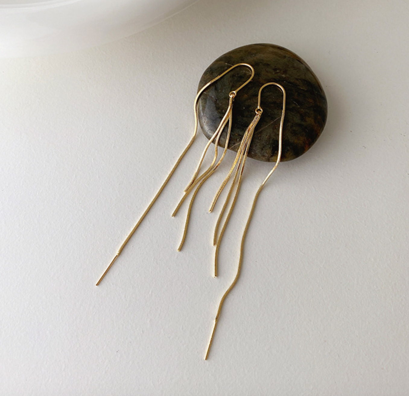 肆玥xAllure細鏈流蘇垂掛金色耳環