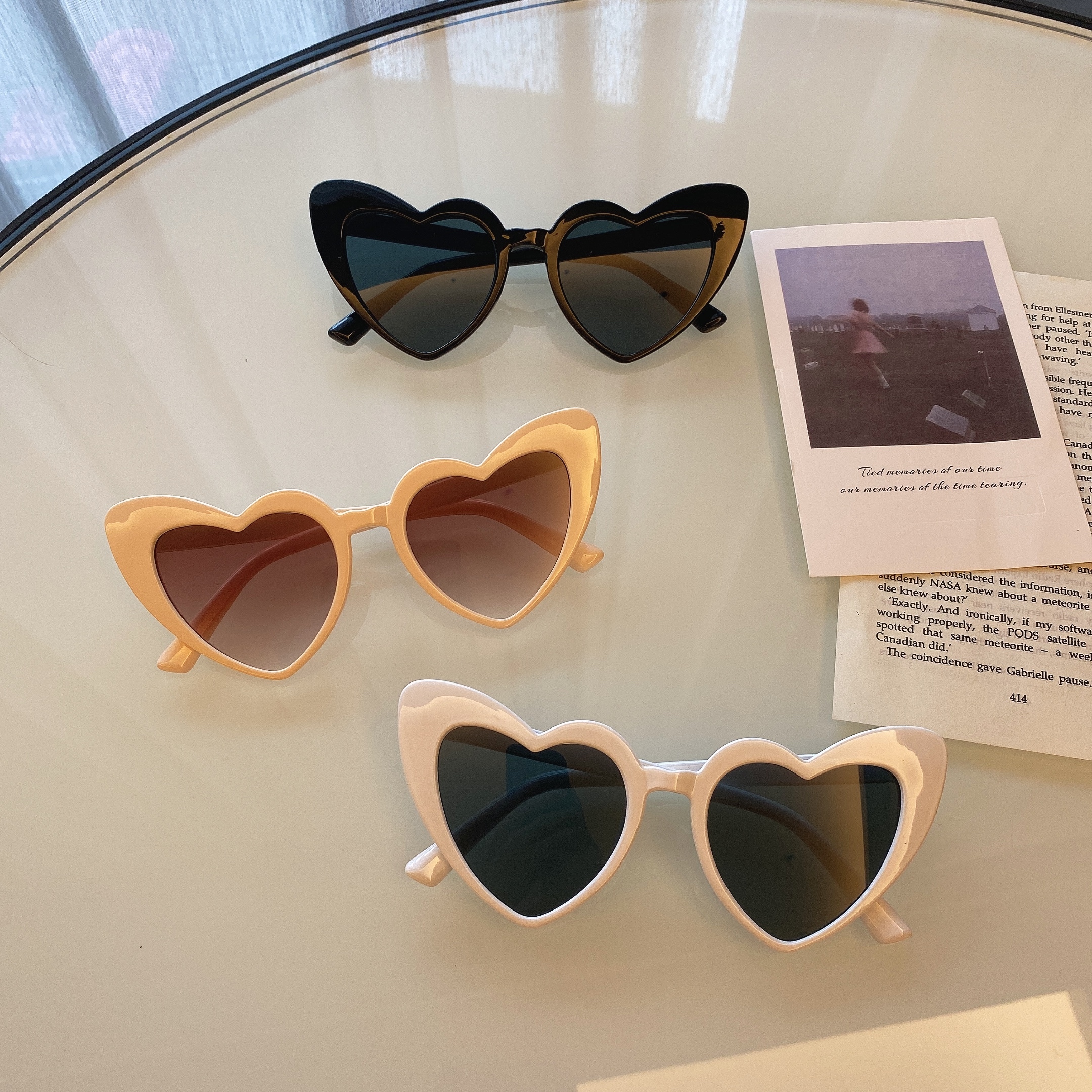 經典愛心膠框墨鏡/三色