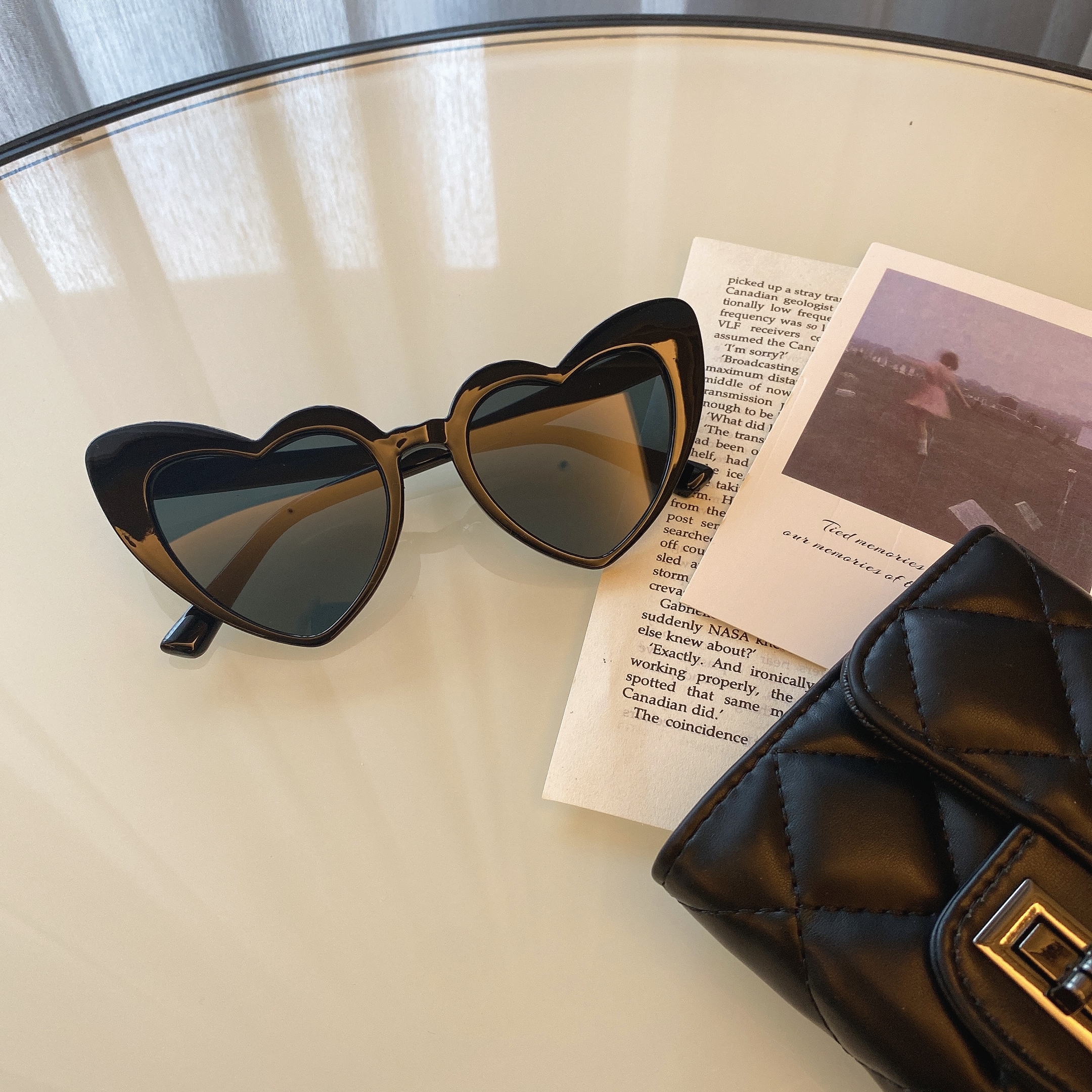 經典愛心膠框墨鏡/三色