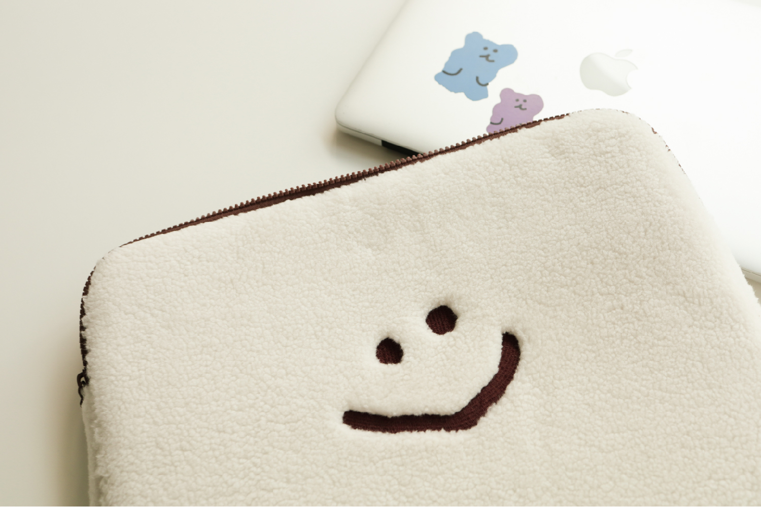 追跡あり 韓国人気【Dinotaeng】 I'm MARSH PC Pouch 13inch 210.jpg