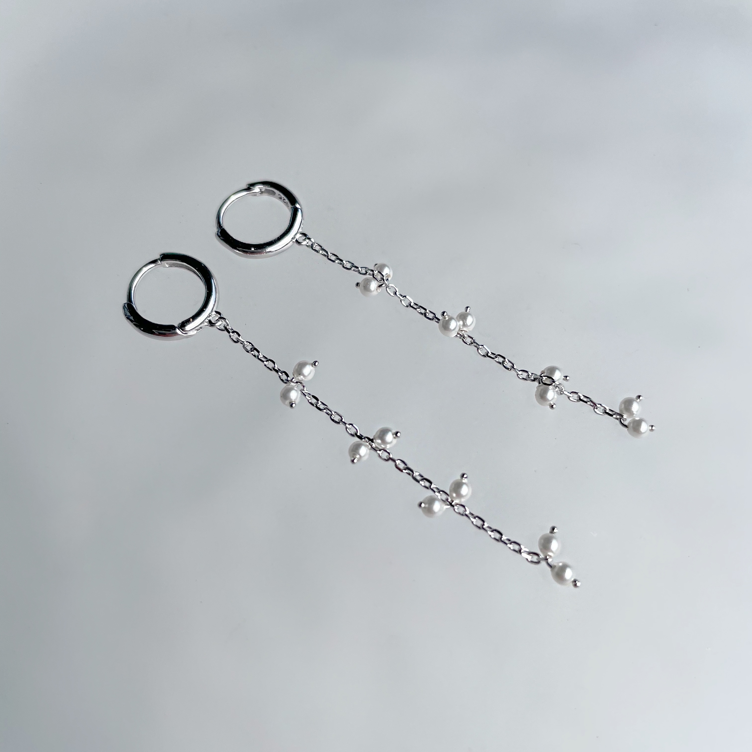 雙珍珠垂墜耳圈