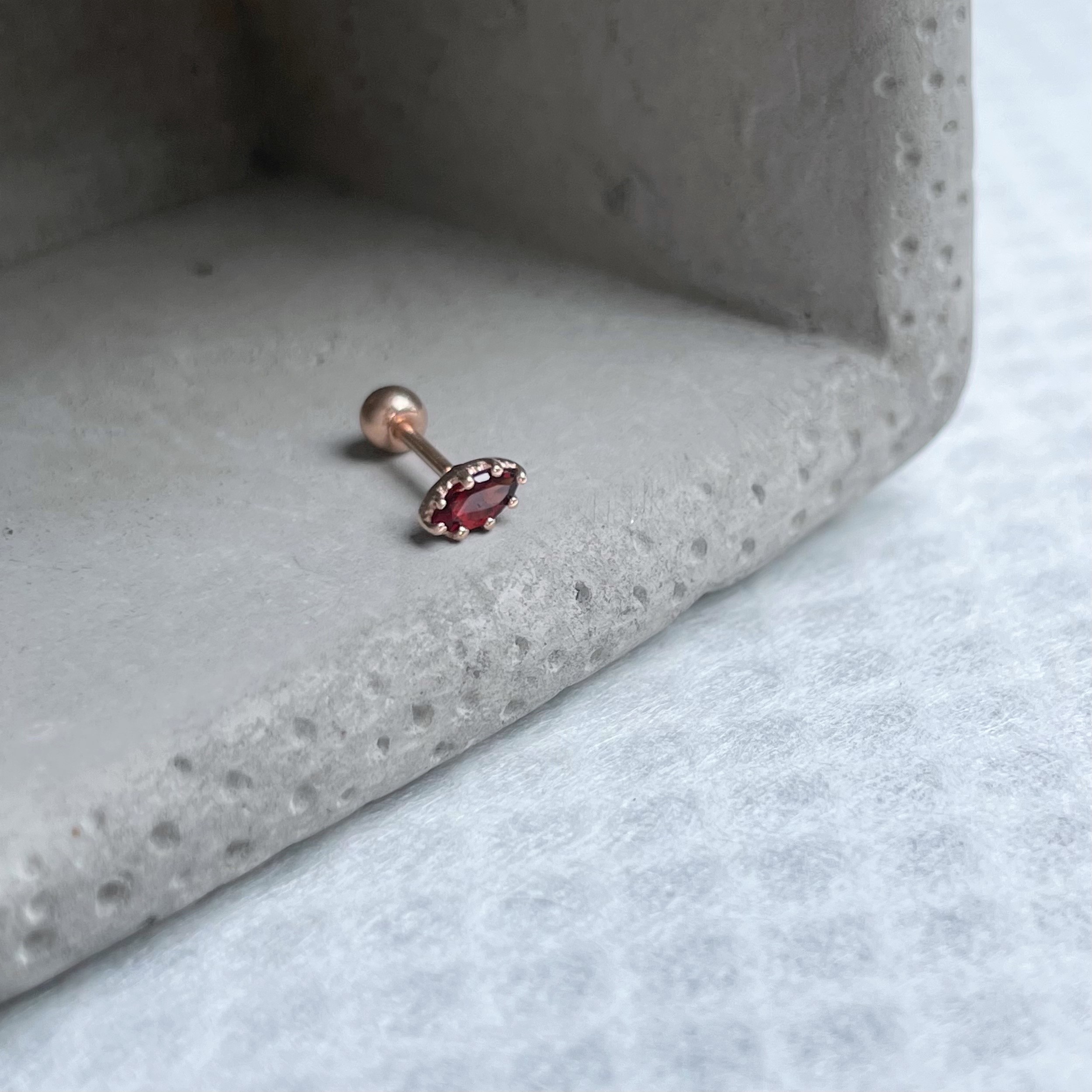 爪爪小眼石榴轉珠耳環