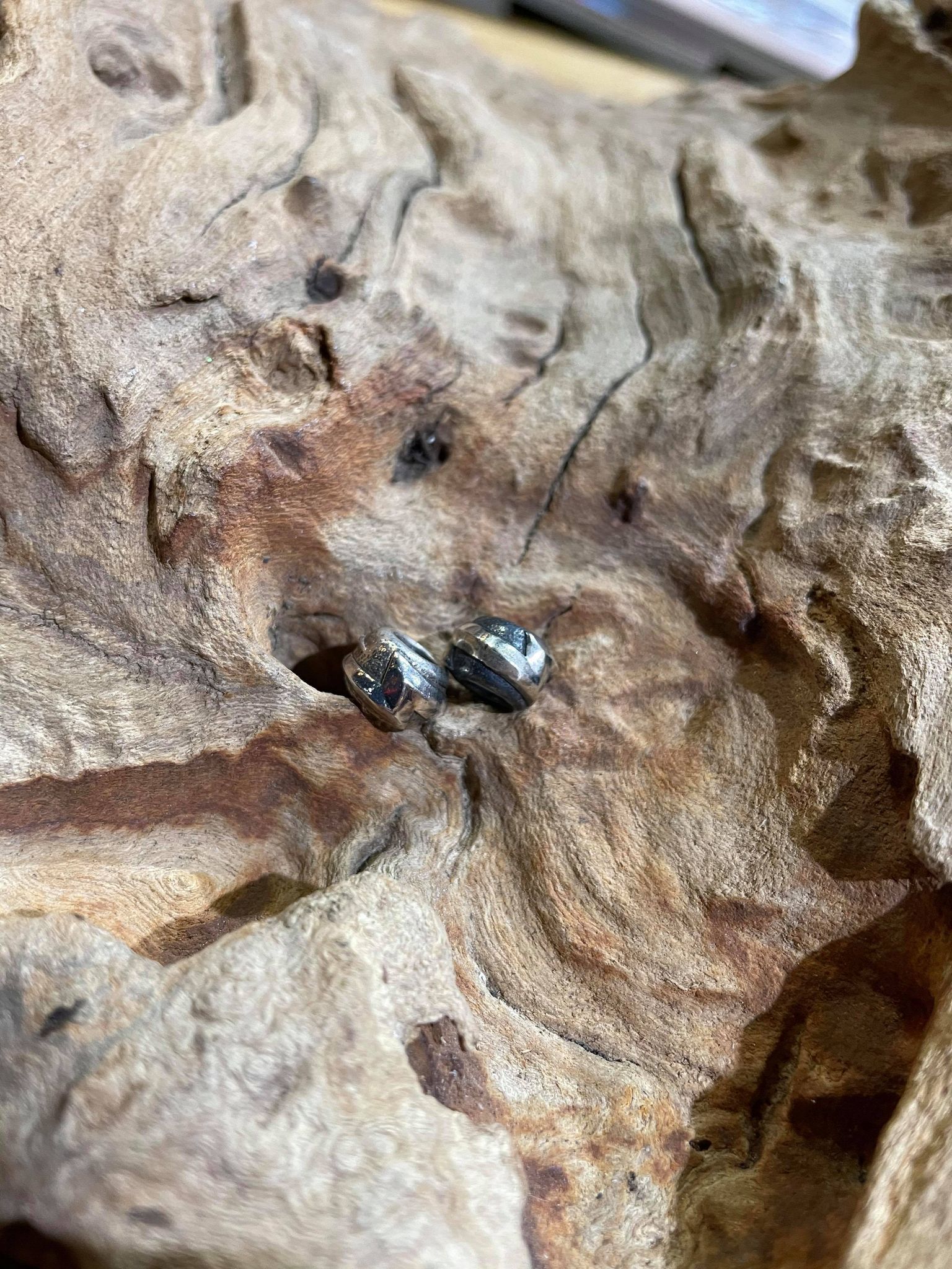 Black Venom Jewelry- Freedom & Prayer 純銀閃電銀珠(L) 。